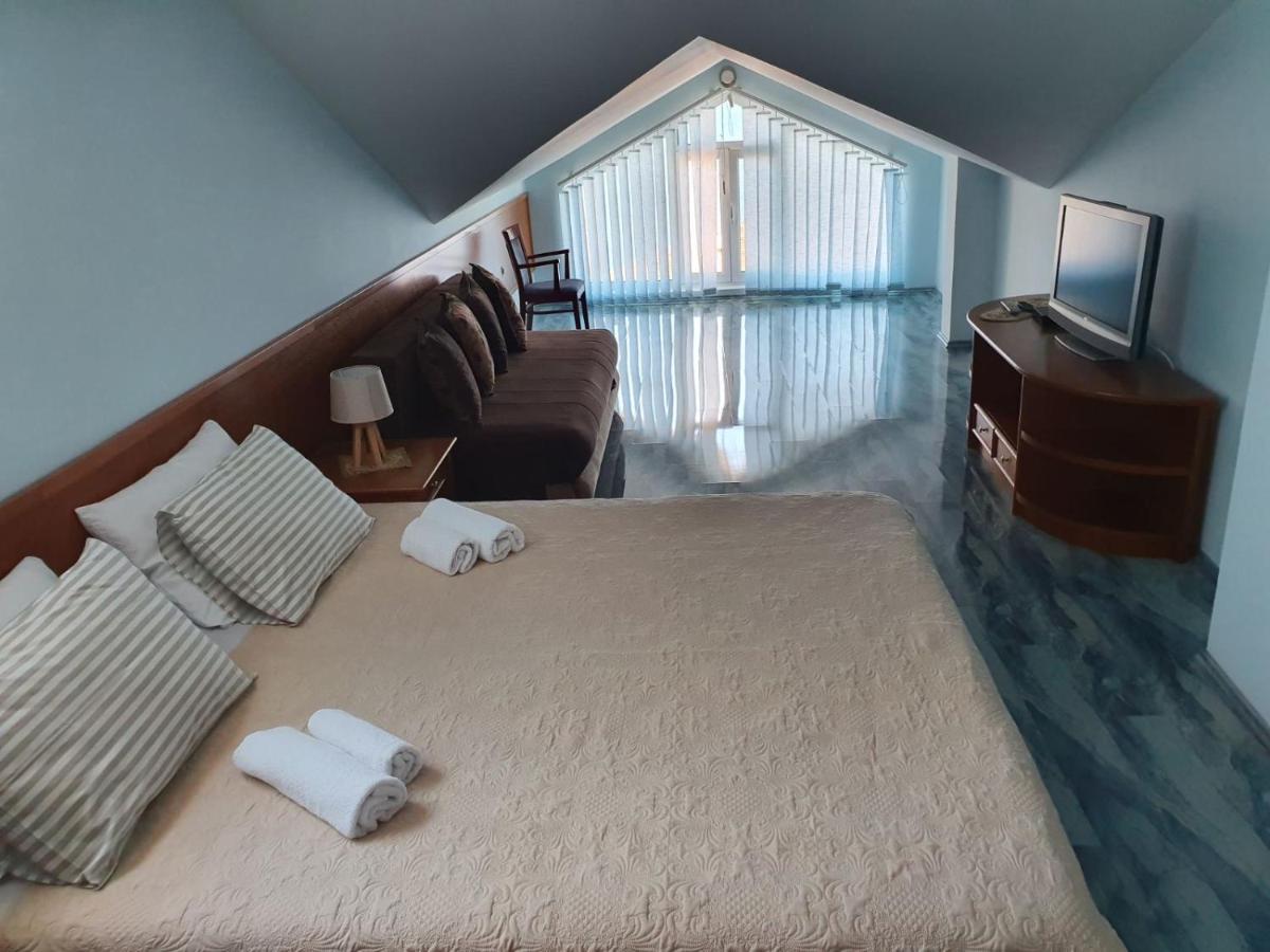 Tazex Apartments Херцег Нови Екстериор снимка