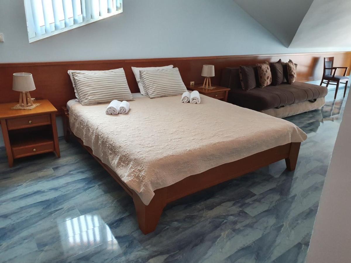 Tazex Apartments Херцег Нови Екстериор снимка